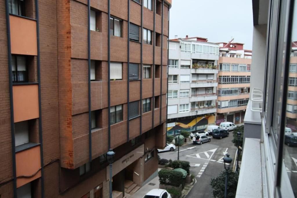 Acogedor, Con Garaje, Centrico. Vigo Exterior foto